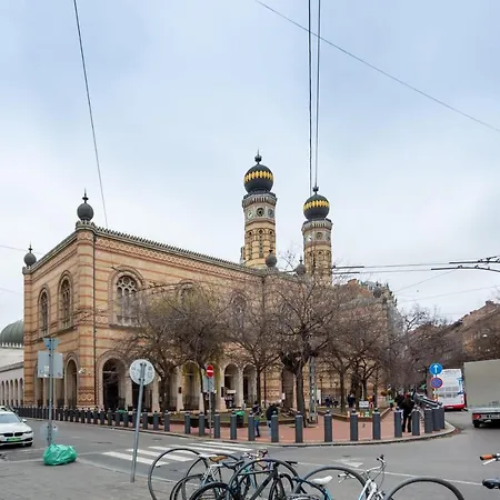 Hyper - New - Very Small