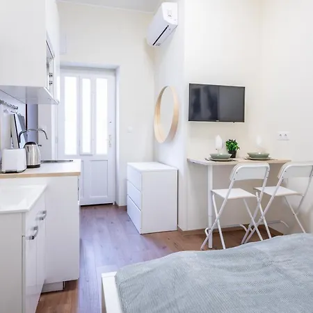 Hyper - New - Very Small Apartmán *